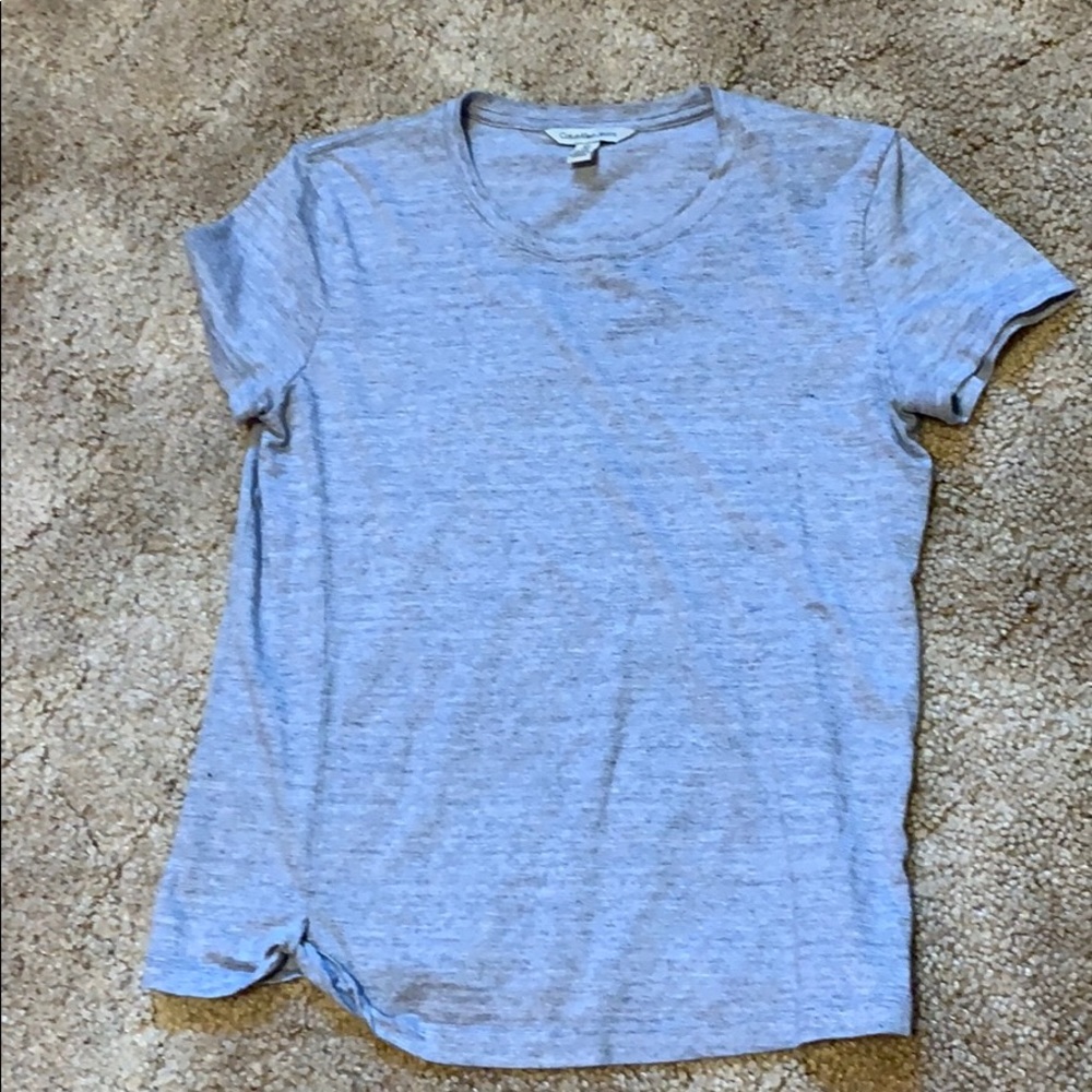 Short sleeved top